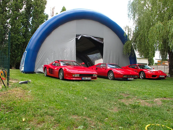 hangar géant gonflable Ferrari